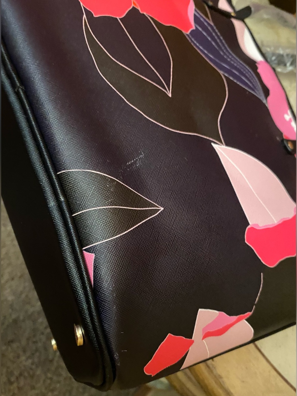 Trina Turk - NEW - Red, Navy and Pink Floral Tote Bag with matching wristlet - Picture 13 of 16
